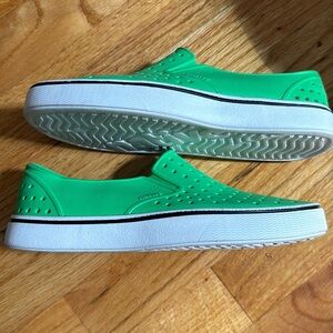 Native shoes size J3